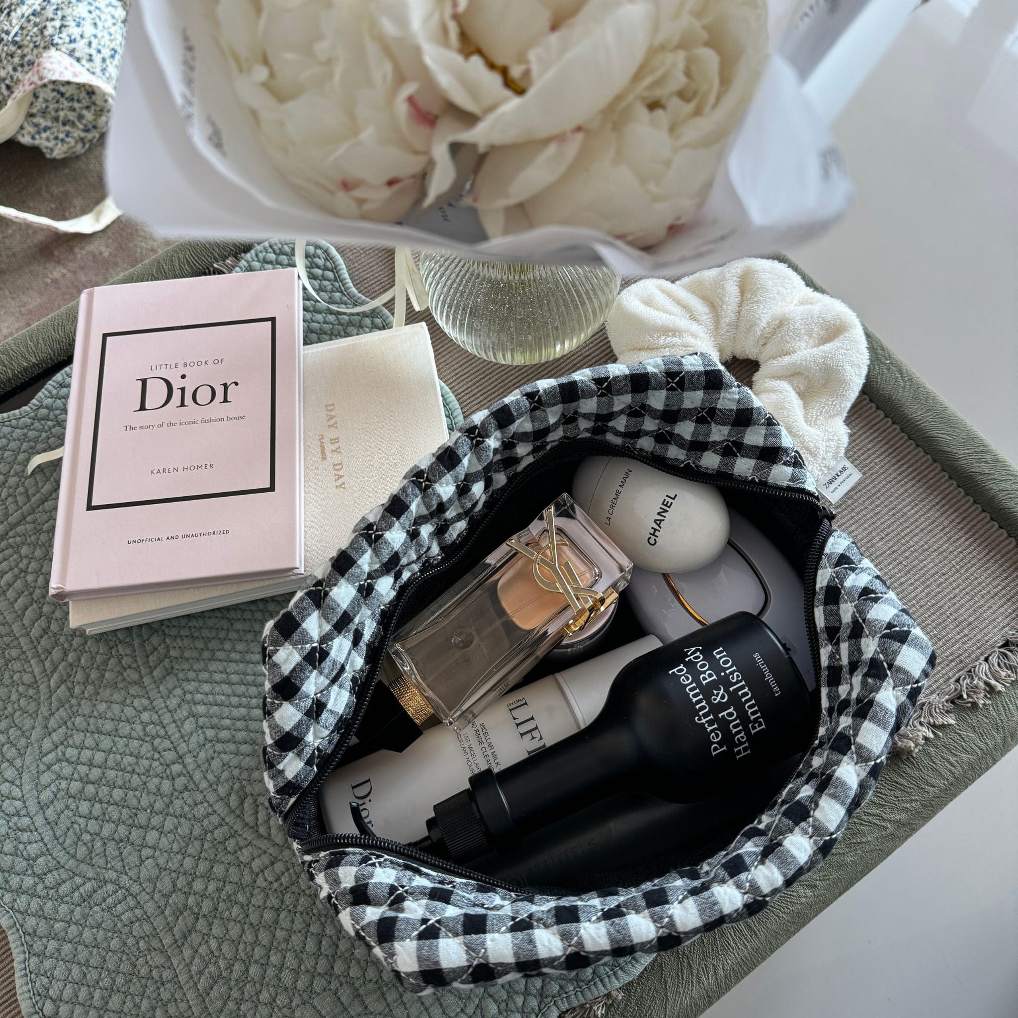 Classic Large Makeup Bag - Image 5